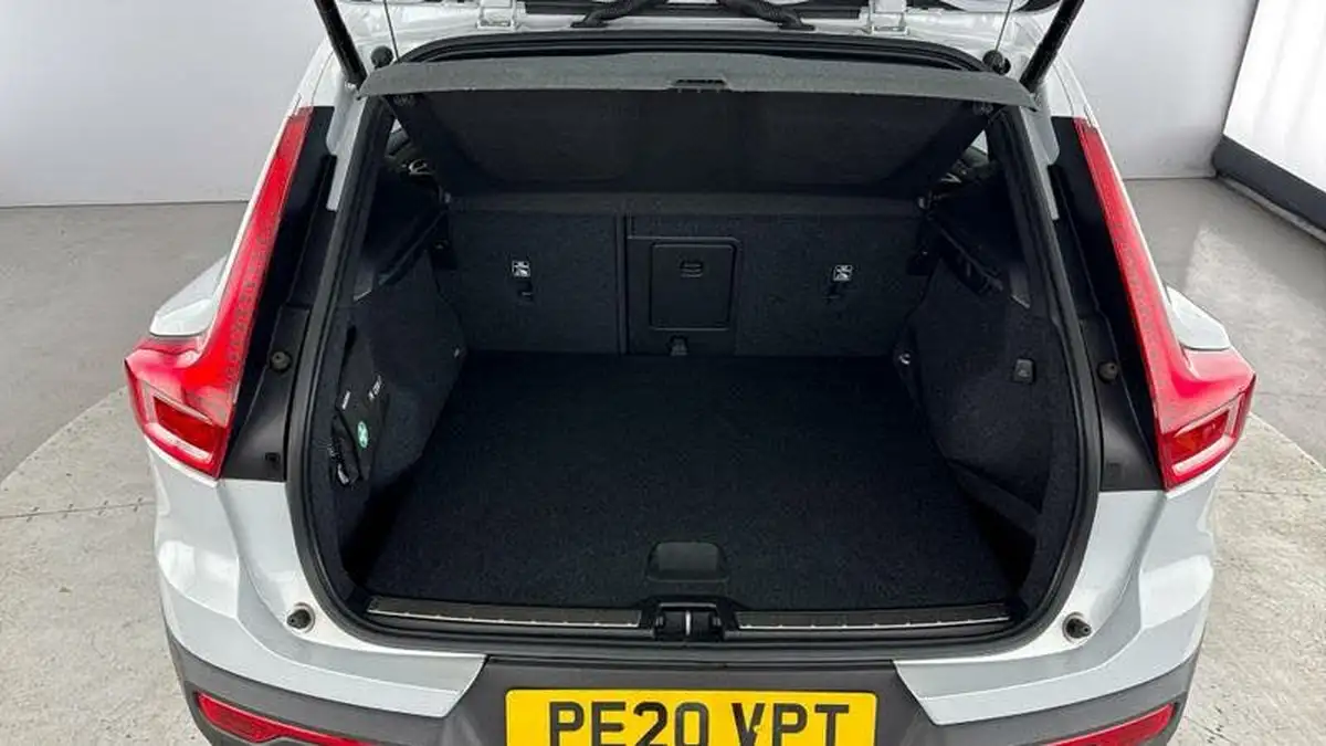 2020-volvo-xc40-20-t4-inscription-pro-big-29