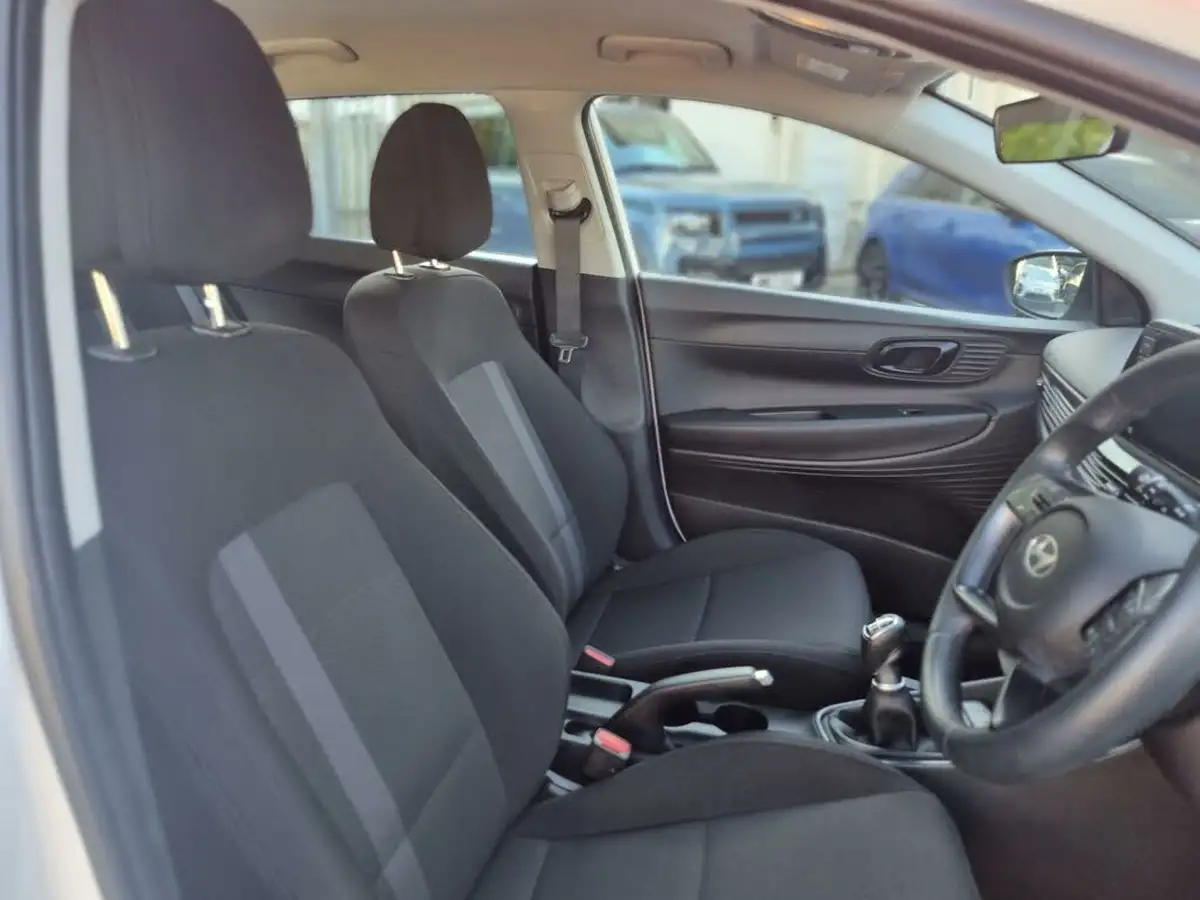 2023-hyundai-i20-10-t-gdi-advance-big-12