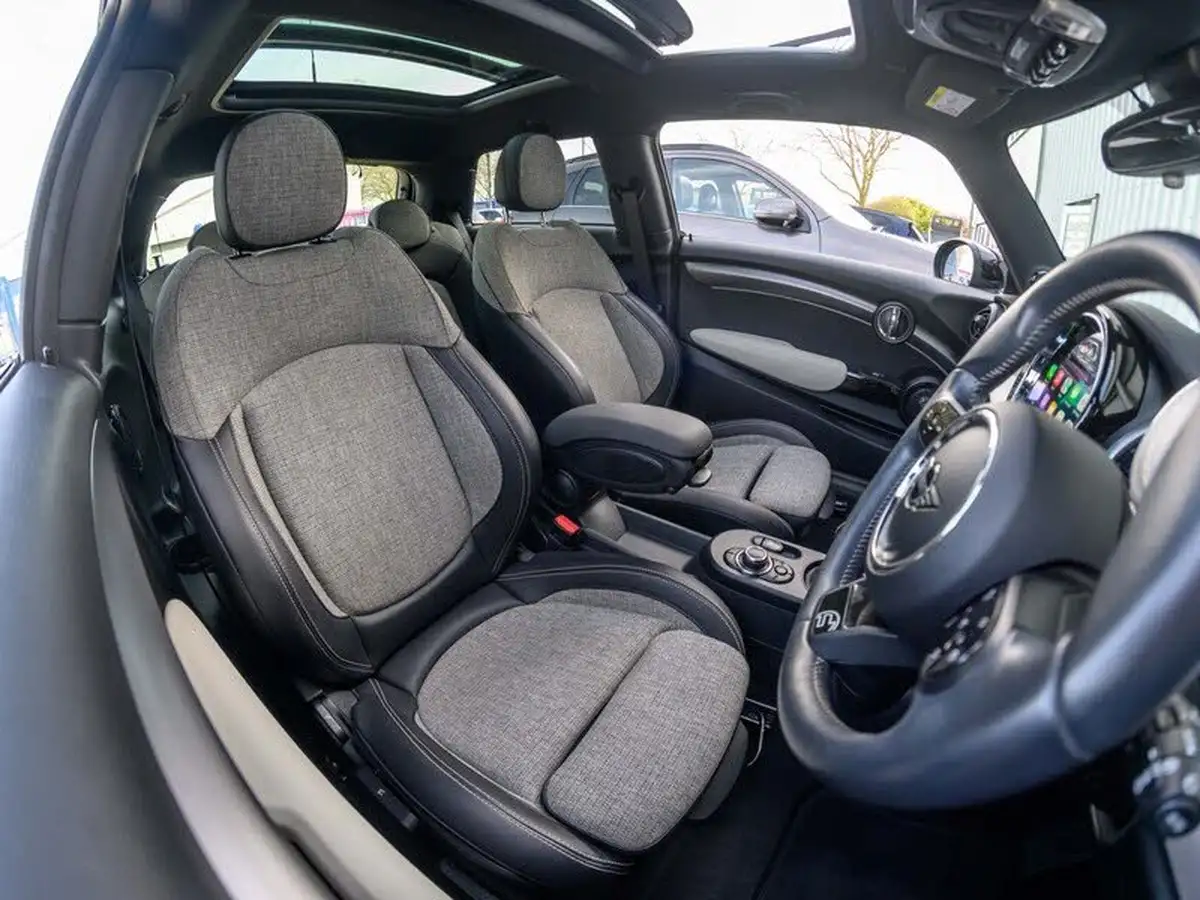 2021-mini-cooper-e-cooper-s-collection-edition-big-32