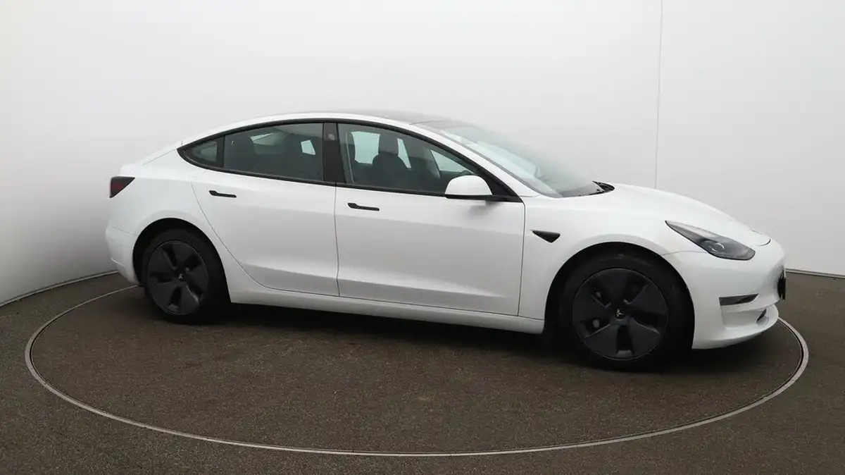 2021-tesla-model-3-e-long-range-awd-big-37