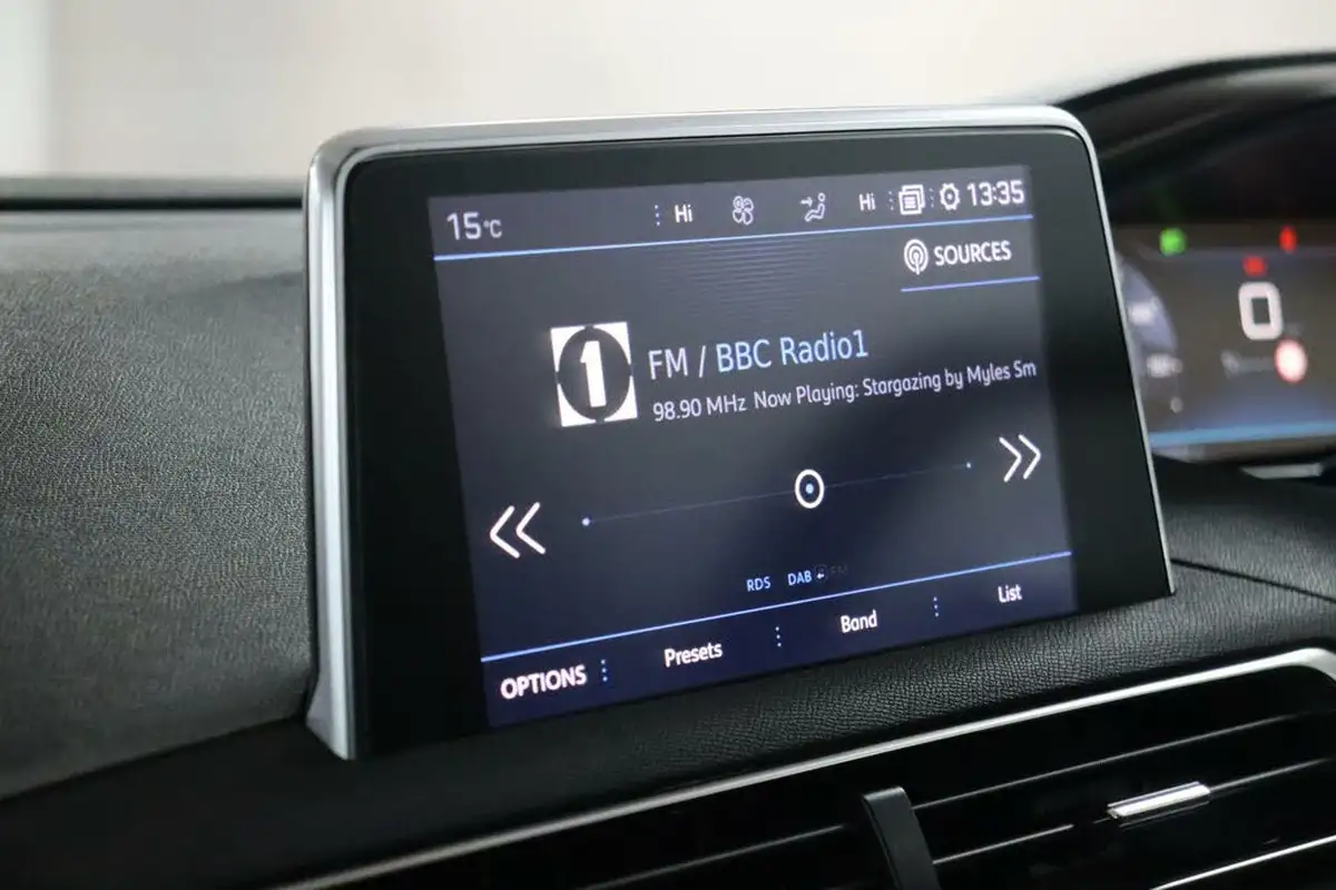 2019-peugeot-3008-suv-12-puretech-allure-big-35