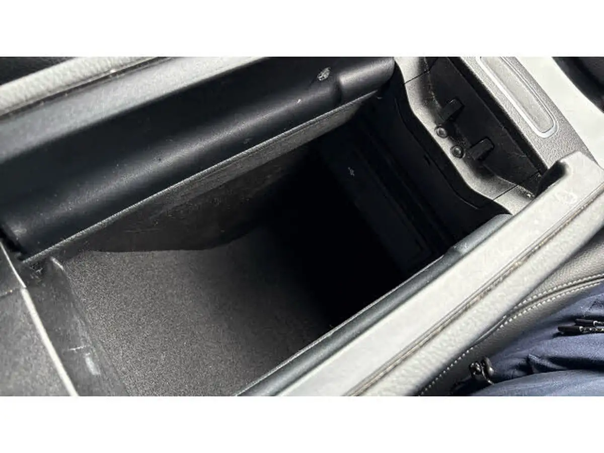 2021-mercedes-benz-a-class-13-a180-se-7g-dct-big-27