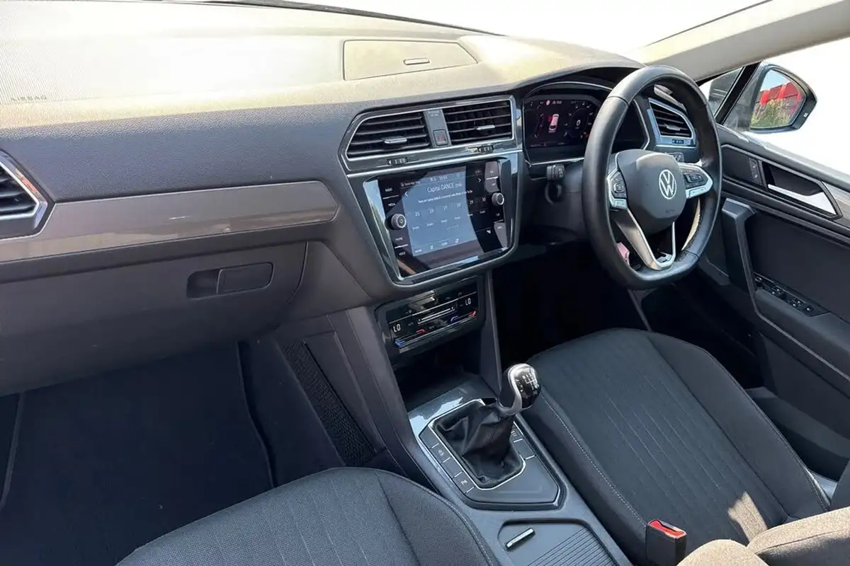 2023-volkswagen-tiguan-allspace-15-tsi-life-big-14