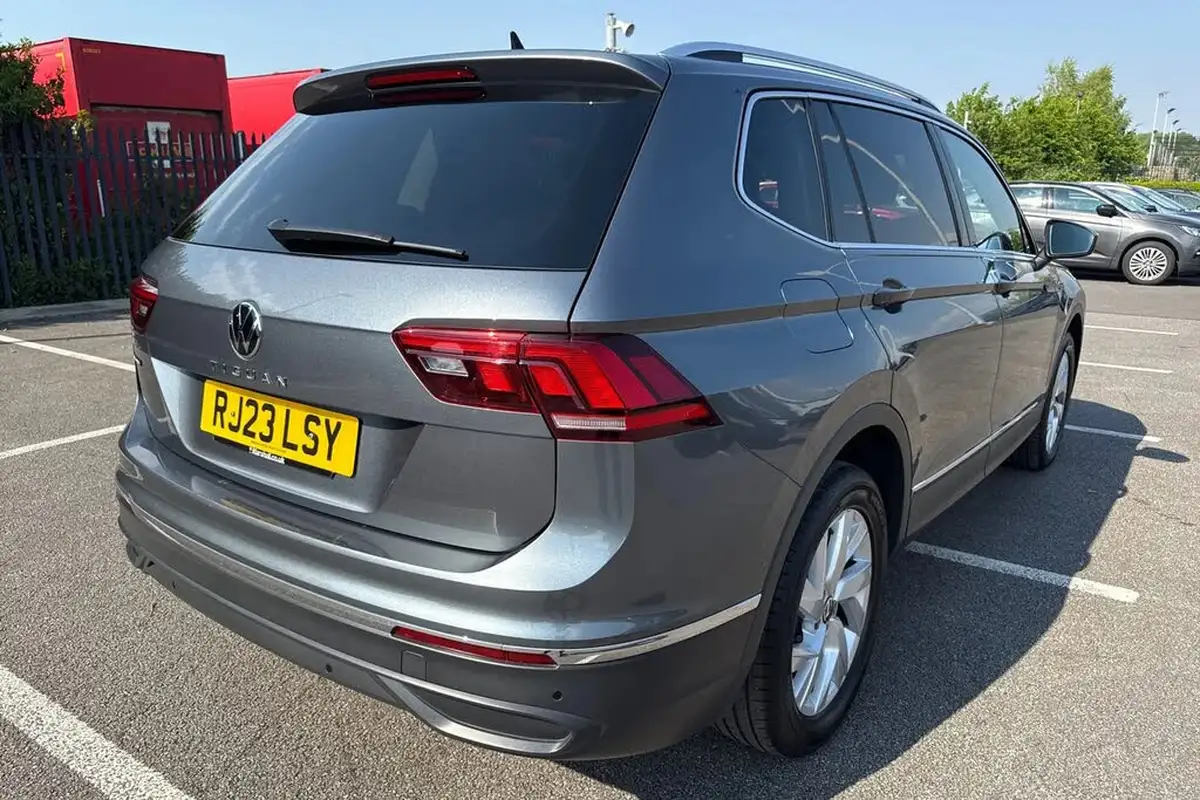 2023-volkswagen-tiguan-allspace-15-tsi-life-big-38