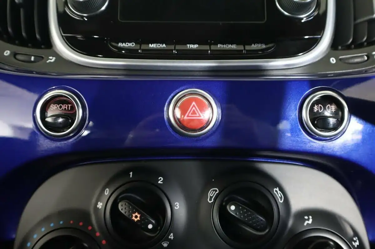 2018-abarth-595-14-tjet-big-26