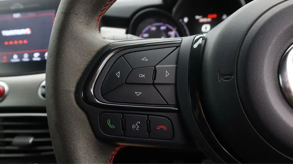 2021-fiat-500x-10-firefly-turbo-sport-big-24