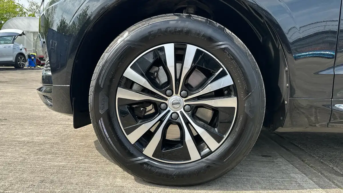 2021-volvo-xc60-20-t6-inscription-expression-340bhp-big-13