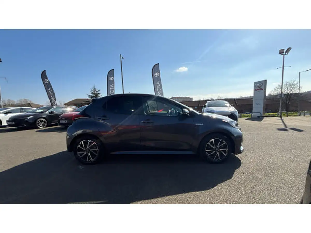 2021-toyota-yaris-15-vvt-i-design-big-15