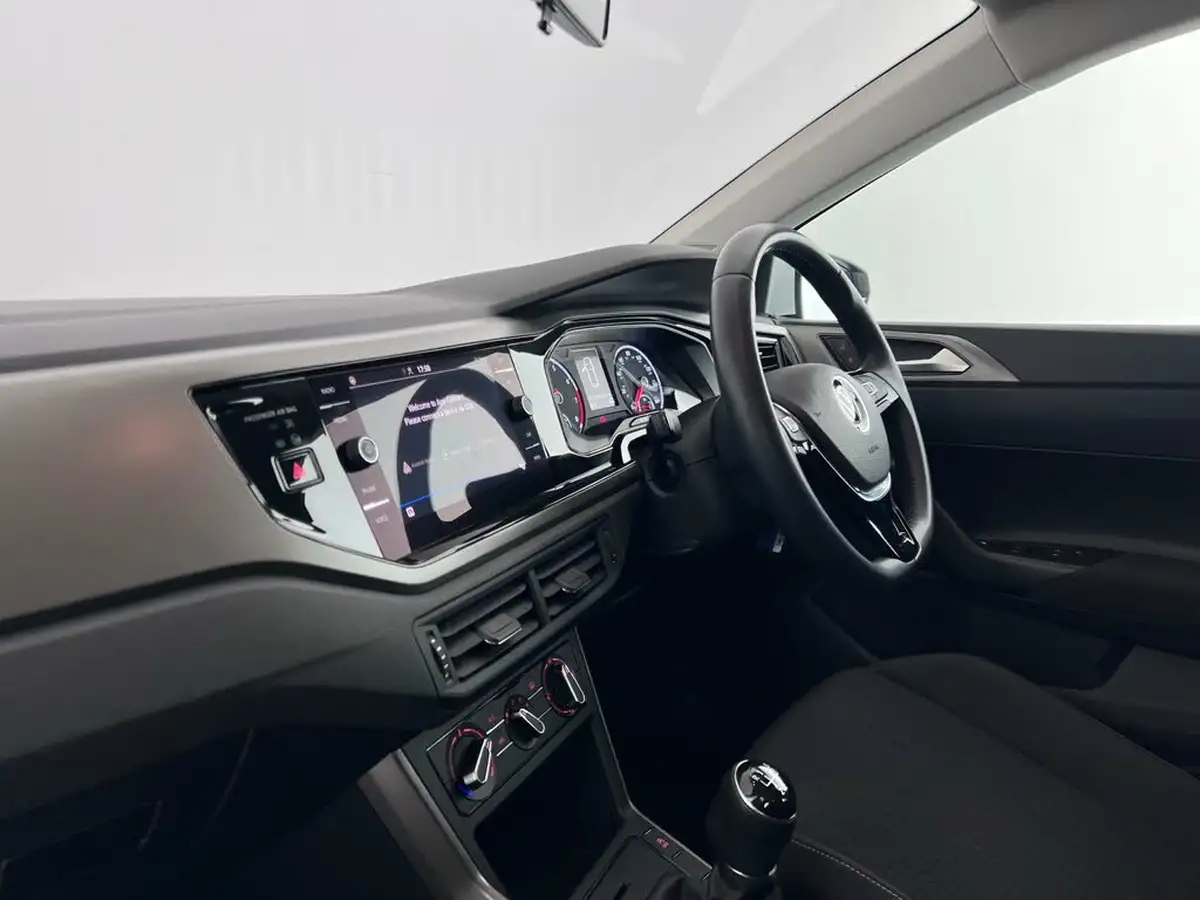2021-volkswagen-polo-10-tsi-match-big-14