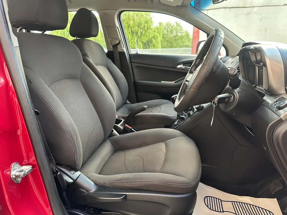 2011-chevrolet-orlando-18-ls-big-20
