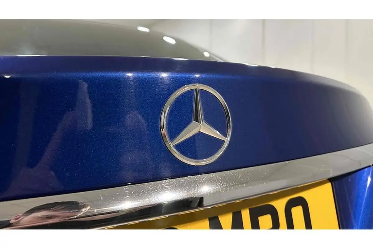 2019-mercedes-benz-c-class-15-c200-sport-premiumss-saloon-4d-big-13