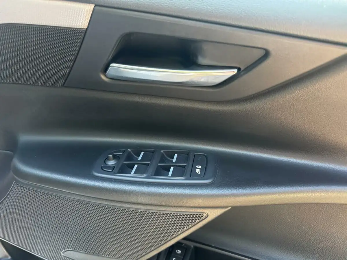 2016-jaguar-xe-20d-r-sport-180ps-auto-big-62