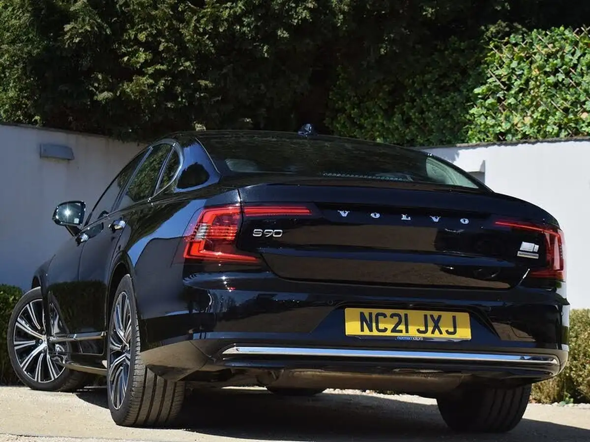 2021-volvo-s90-20-t8-inscription-390bhp-big-5