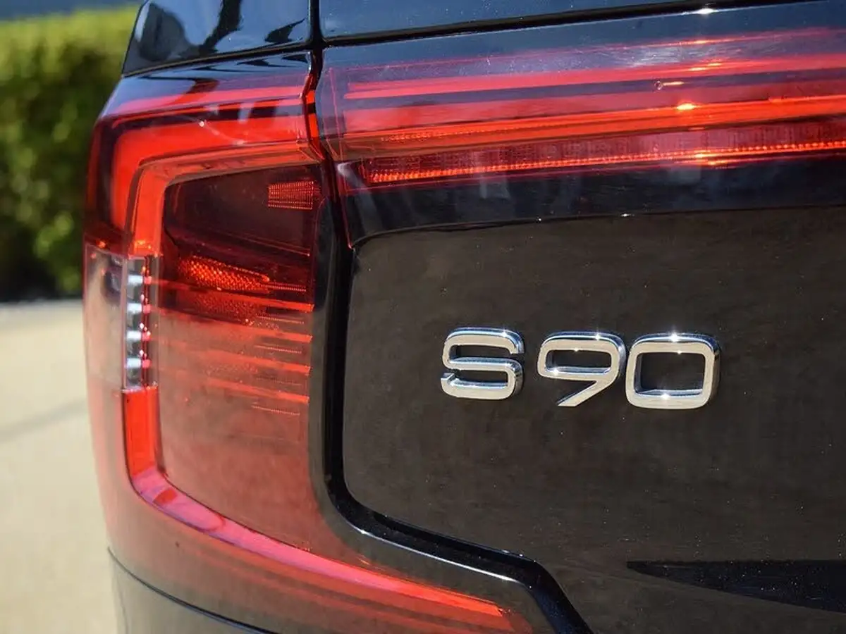 2021-volvo-s90-20-t8-inscription-390bhp-big-25