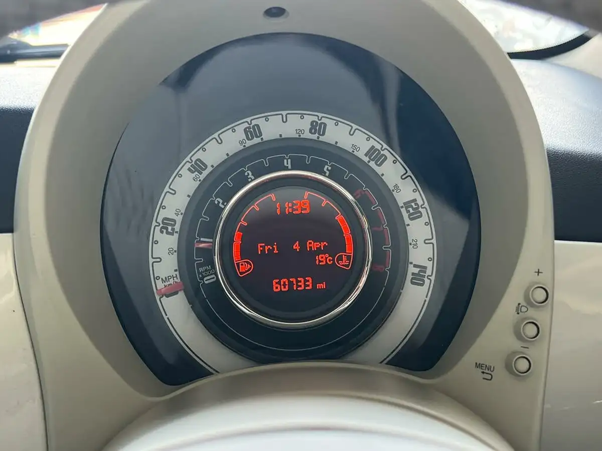 2016-fiat-500-12-lounge-big-31