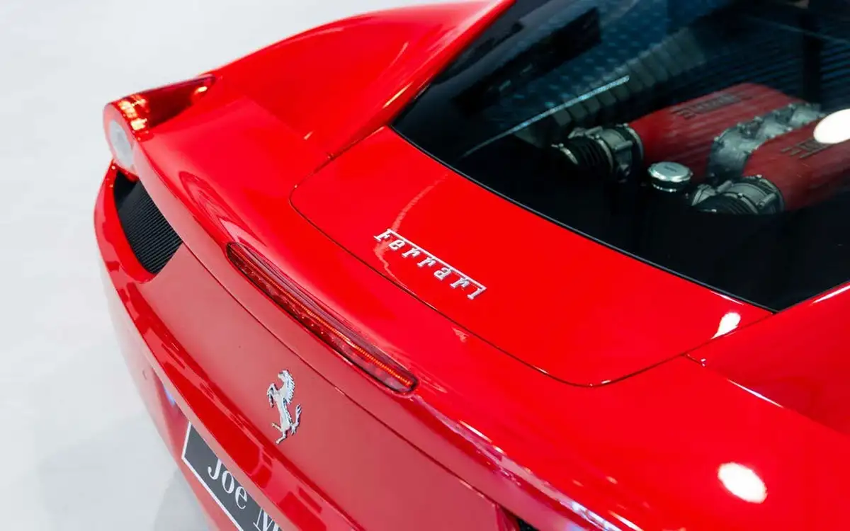 2012-ferrari-458-45-italia-big-11