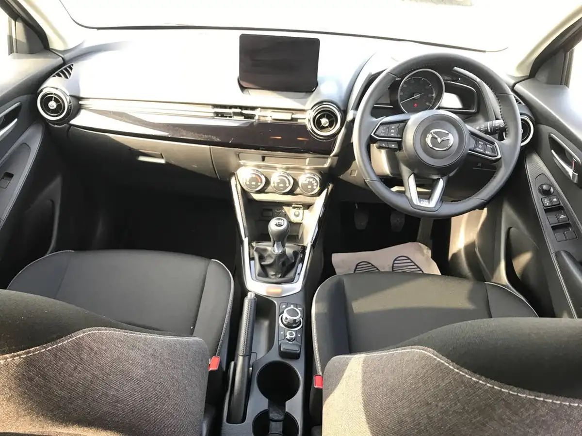 2024-mazda-mazda2-15-e-skyactiv-g-exclusive-line-big-3