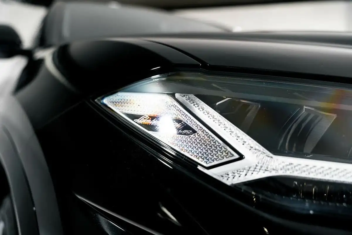 2019-lamborghini-urus-40-no-trim-big-29
