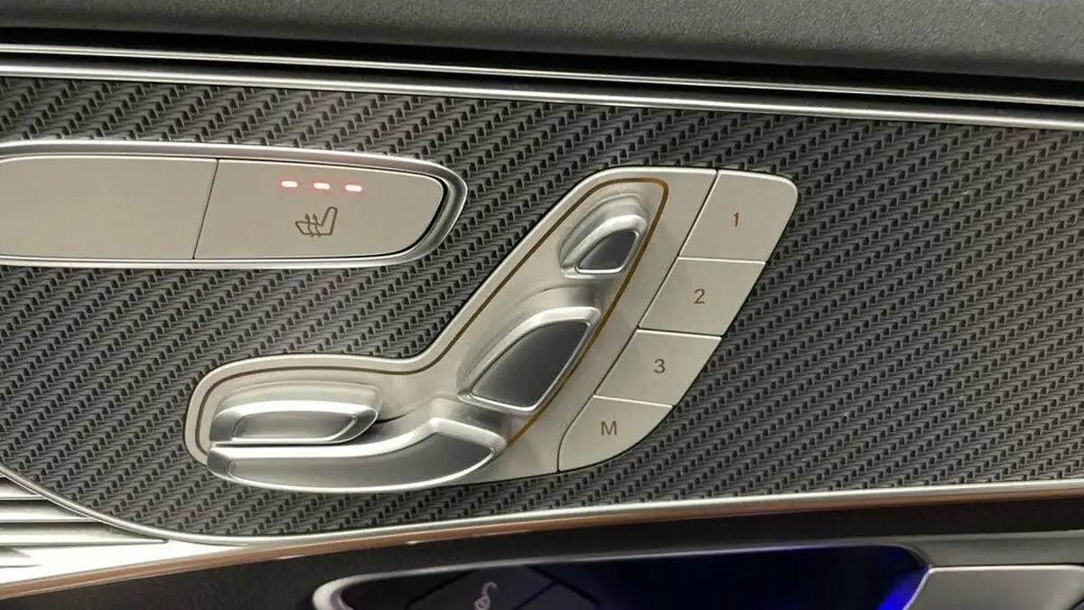 2020-mercedes-benz-eqc-big-24