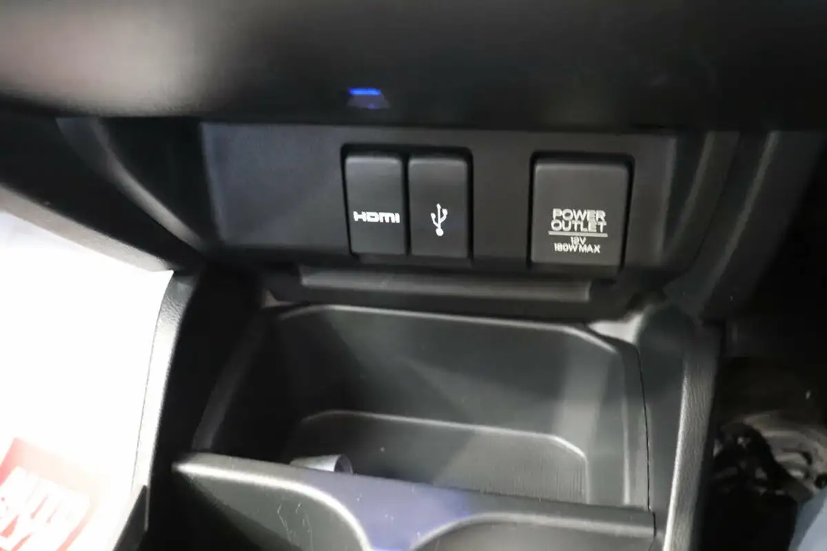 2017-honda-jazz-13-i-vtec-ex-navi-cvt-big-42