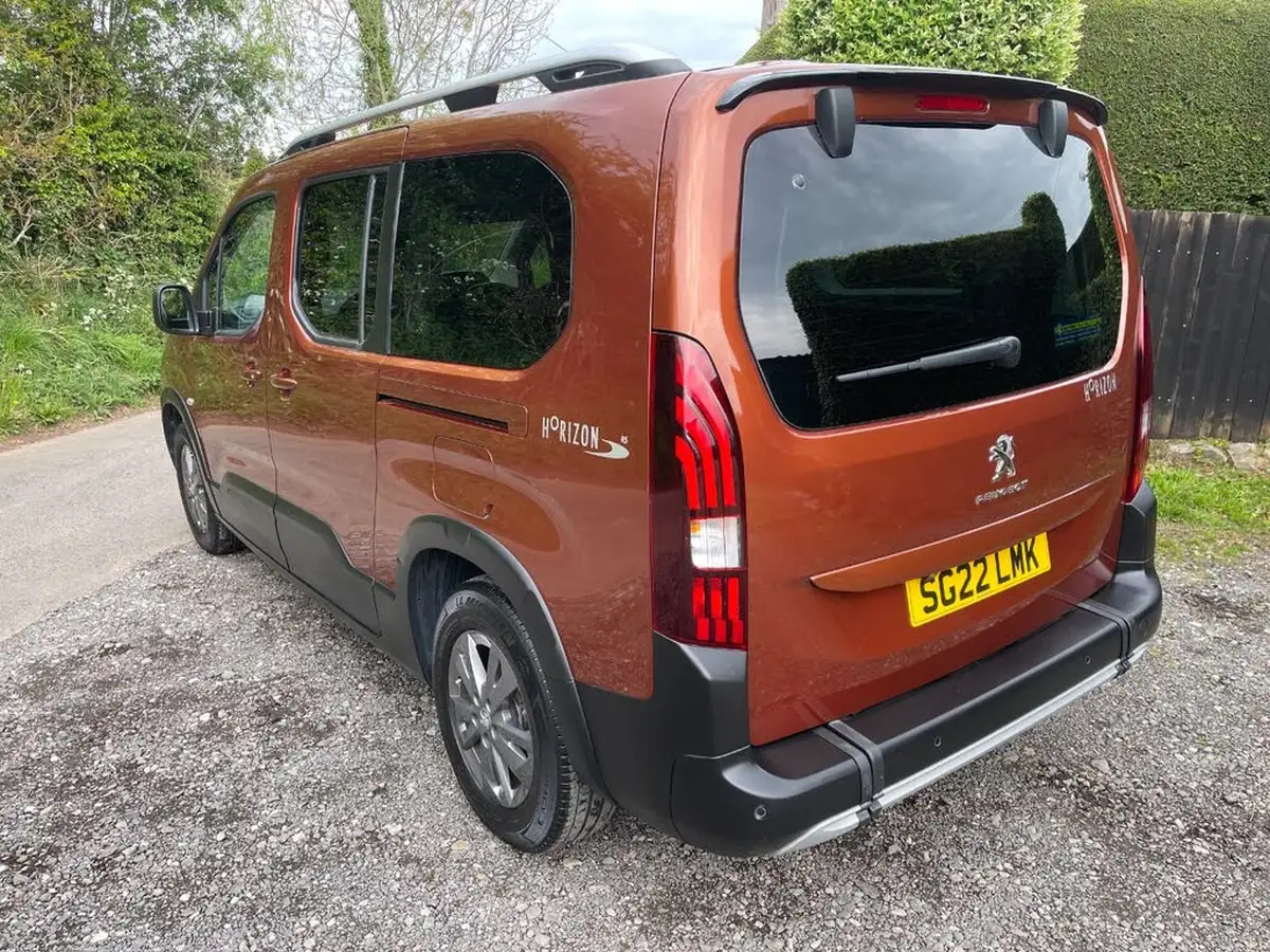 2022-peugeot-rifter-big-7