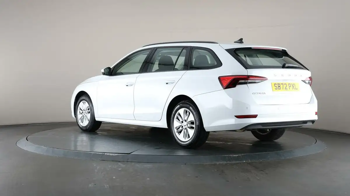 2023-skoda-octavia-20tdi-se-technology-116ps-estate-big-64