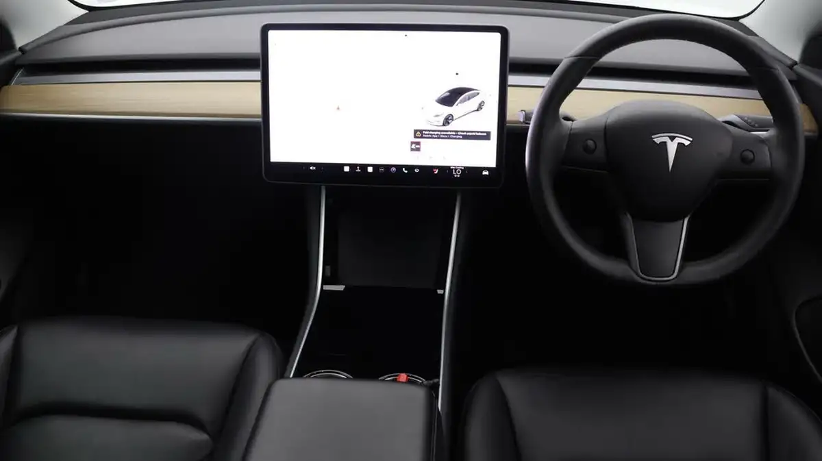 2020-tesla-model-3-e-standard-plus-big-12