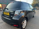 2014-toyota-yaris-15-vvt-i-icon-hybrid-small-22