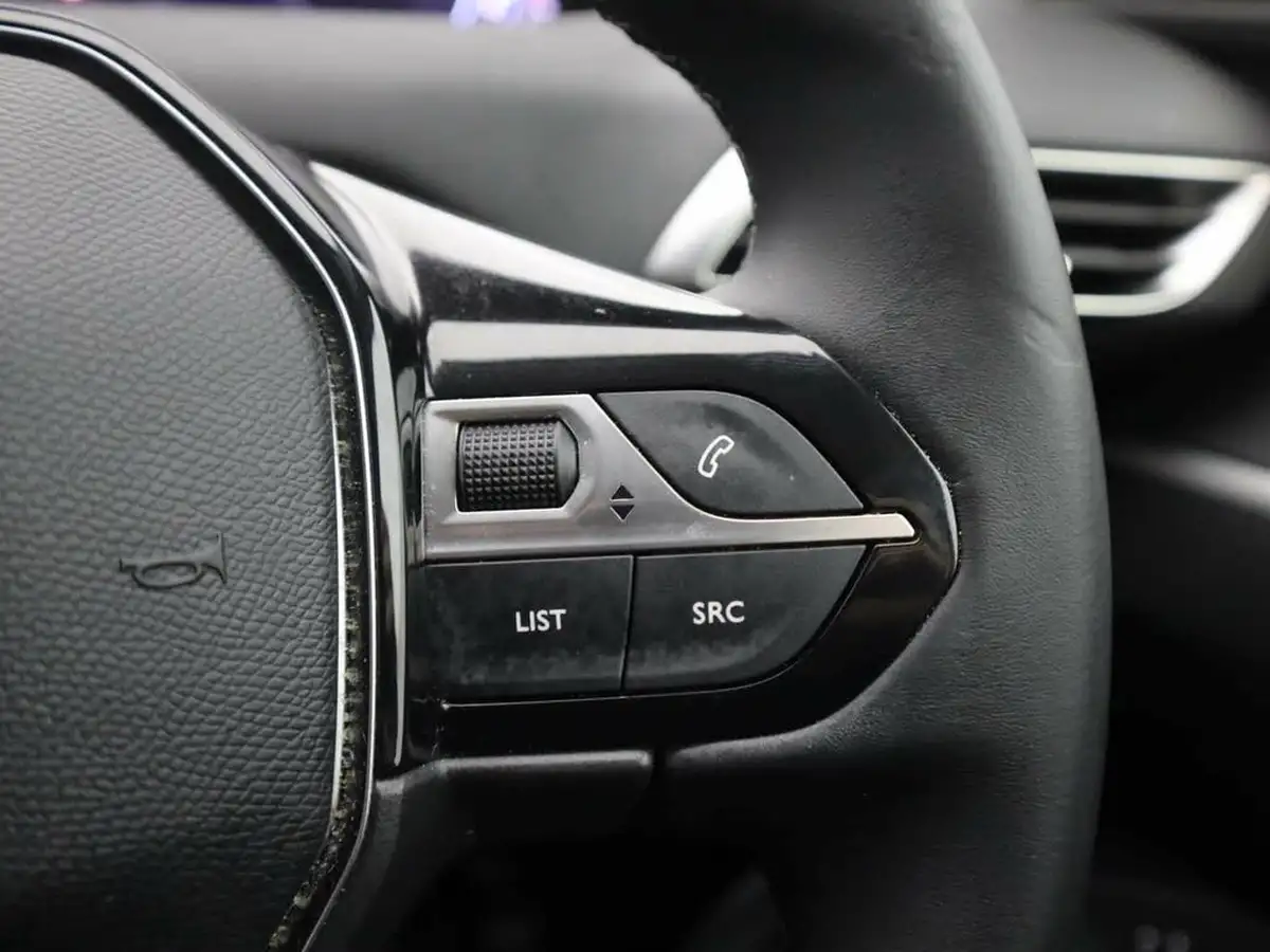 2021-peugeot-5008-suv-12-puretech-allure-big-25