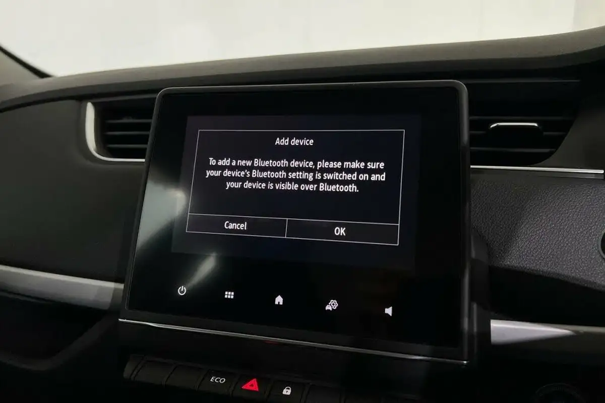 2021-renault-zoe-e-i-iconic-110ps-r110ze50-big-27