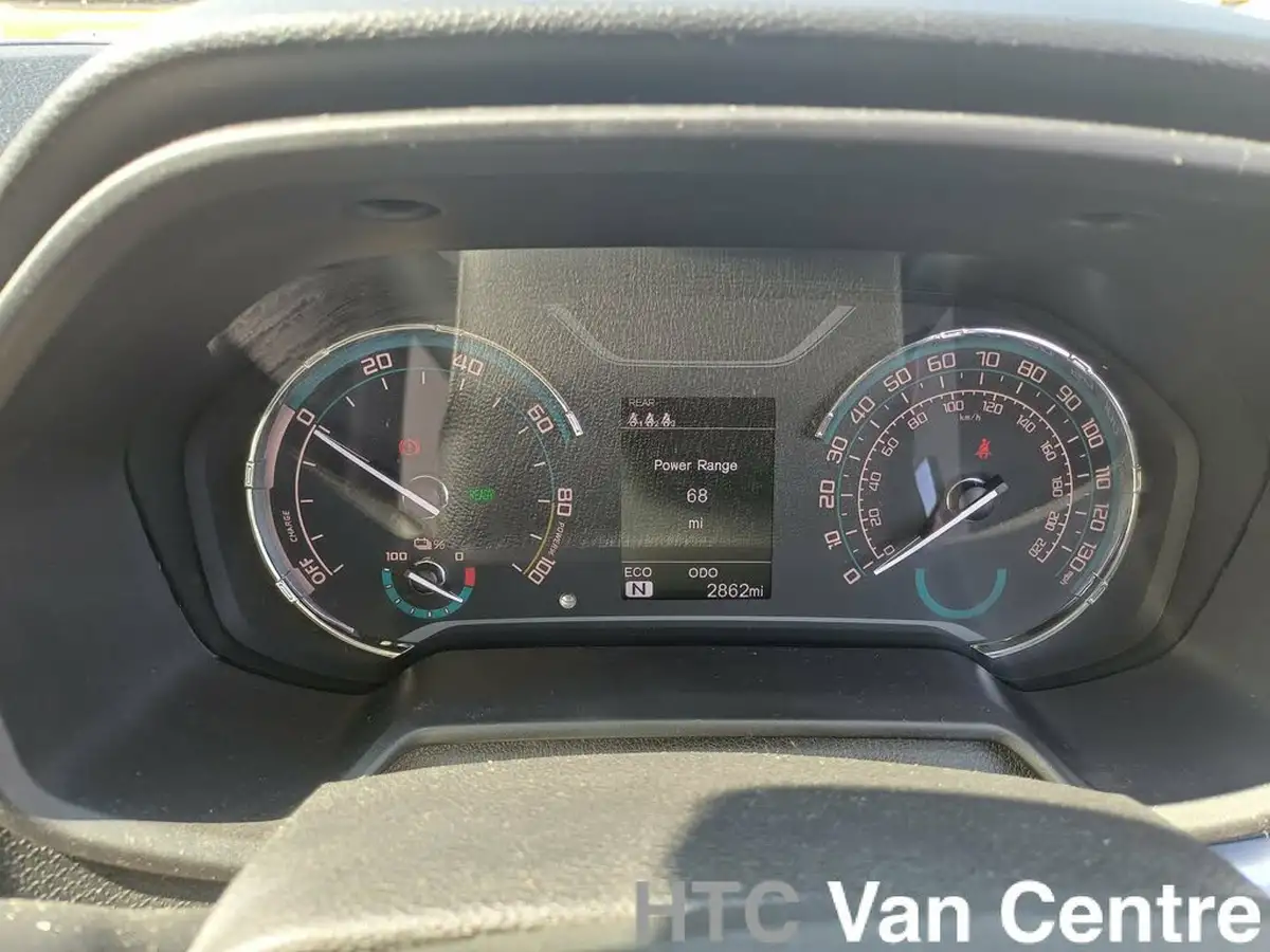 2023-maxus-t90ev-e-8855kwh-big-10