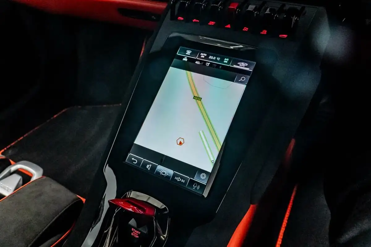 2023-lamborghini-huracan-52-tecnica-big-23