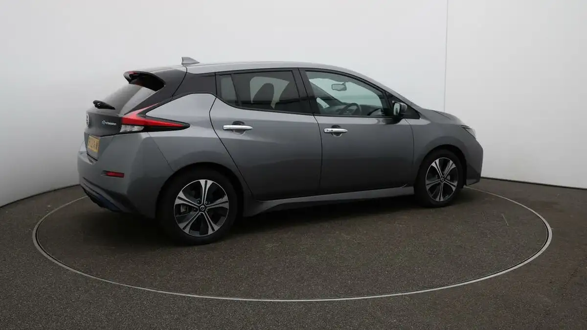 2022-nissan-leaf-e-tekna-big-45