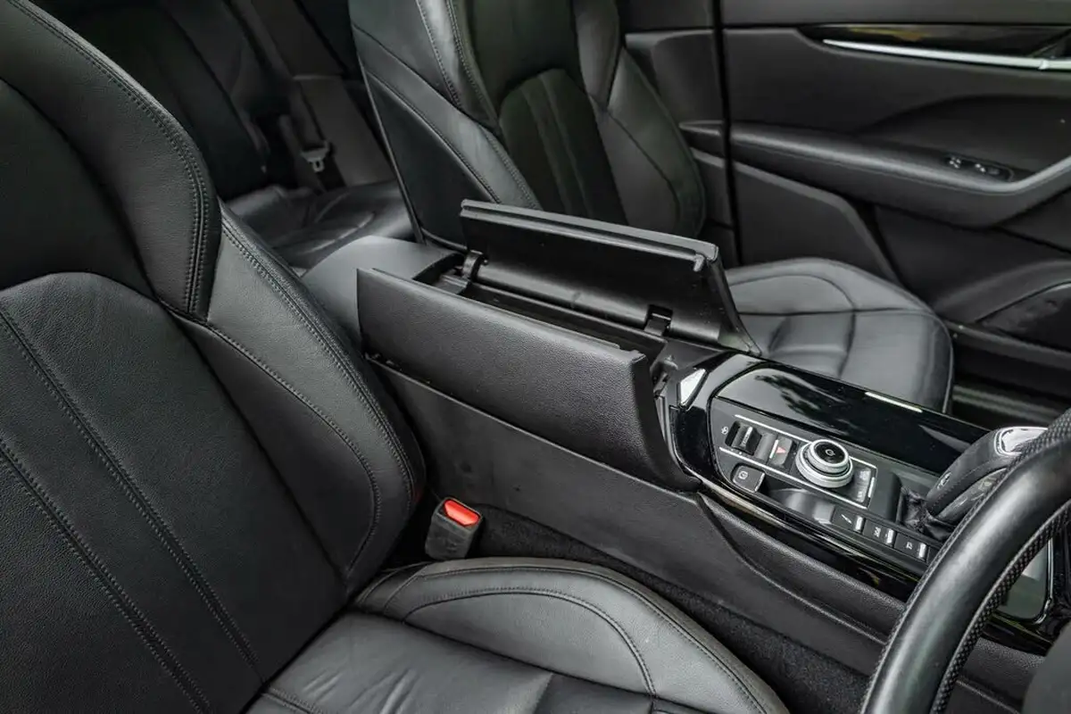 2021-maserati-levante-20-gt-big-11