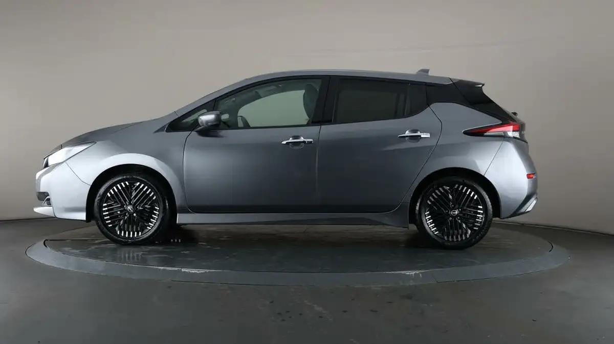 2022-nissan-leaf-e-tekna-39kwh-big-26