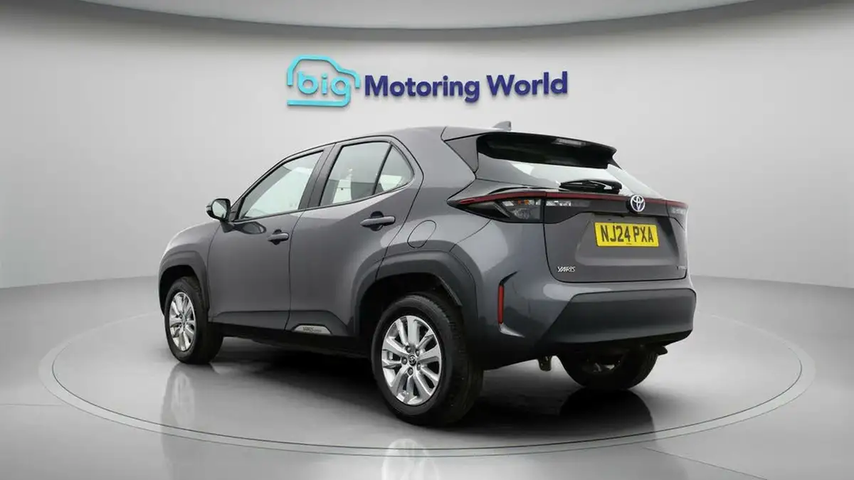 2024-toyota-yaris-cross-15-vvt-i-icon-big-4