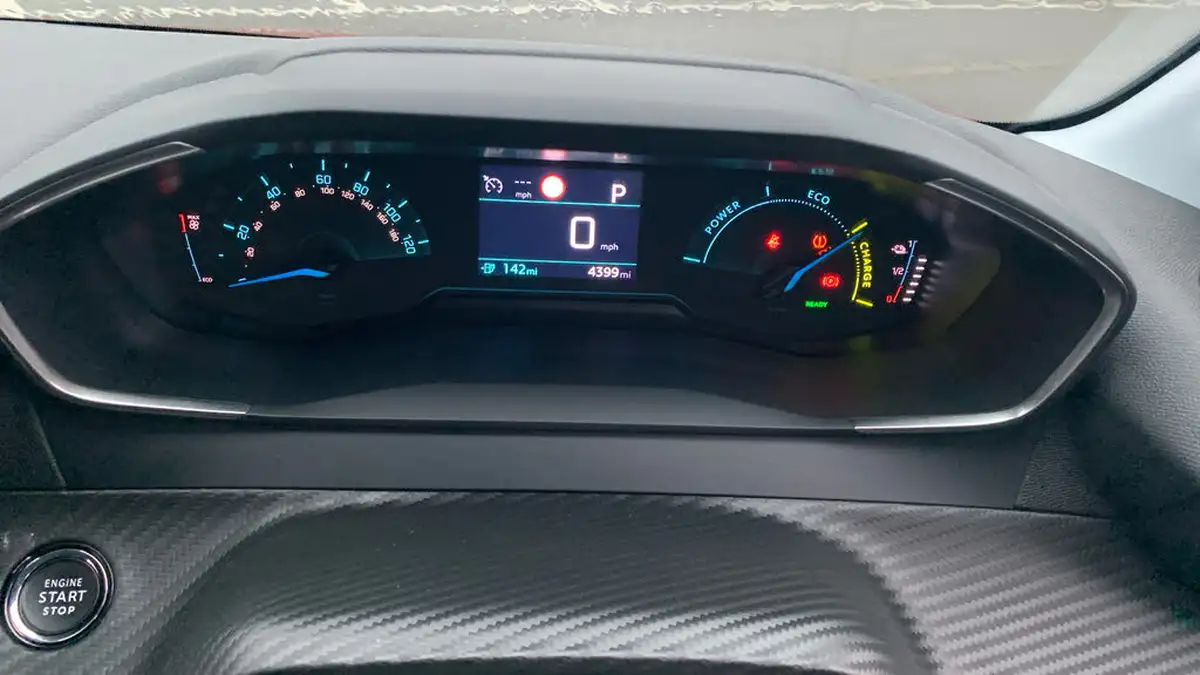2024-peugeot-208-e-e-style-big-12
