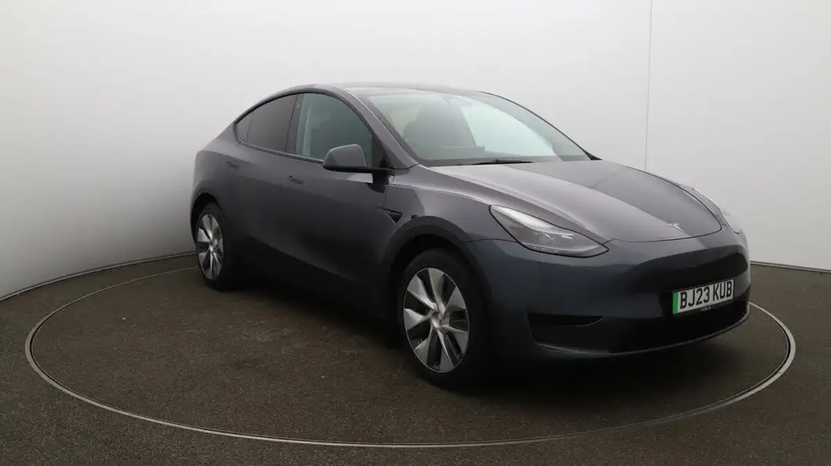 2023-tesla-model-y-e-rwd-big-34