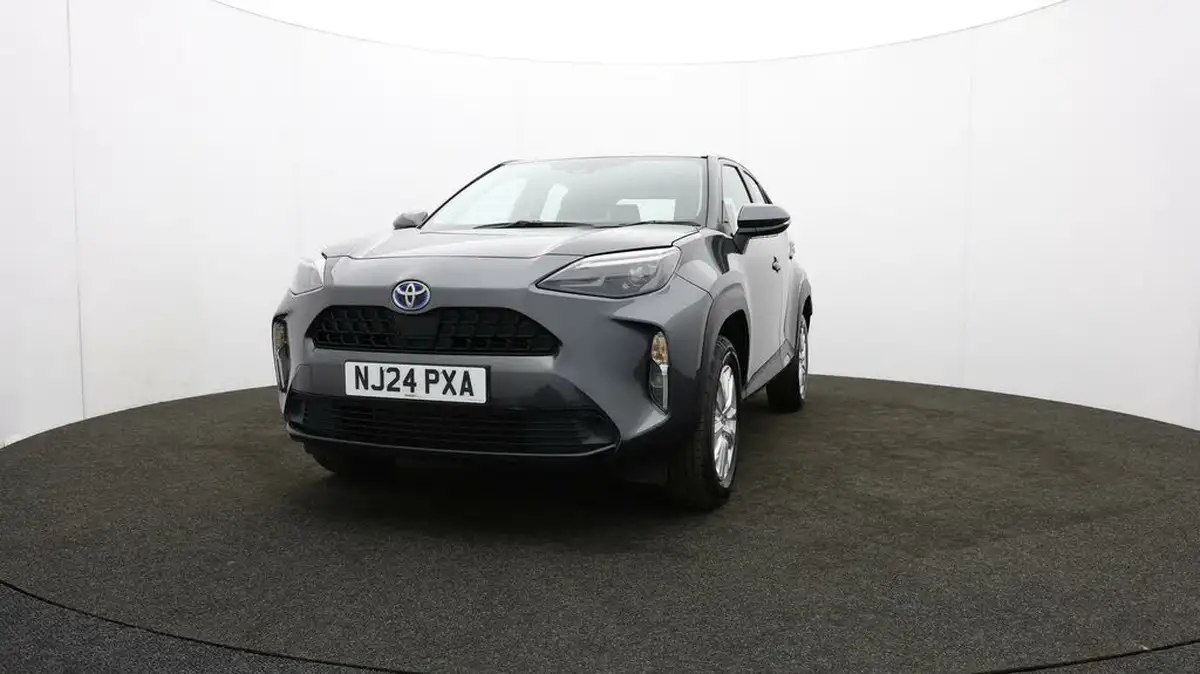 2024-toyota-yaris-cross-15-vvt-i-icon-big-49