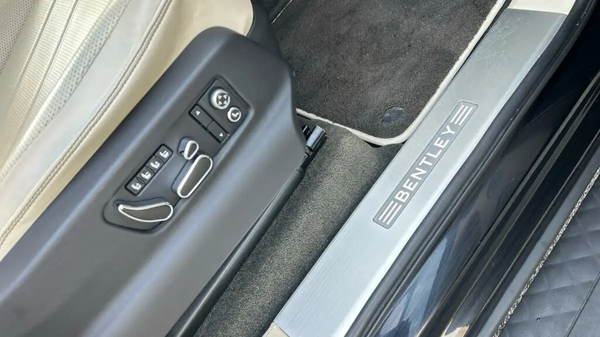 2019-bentley-bentayga-40-v8-big-18