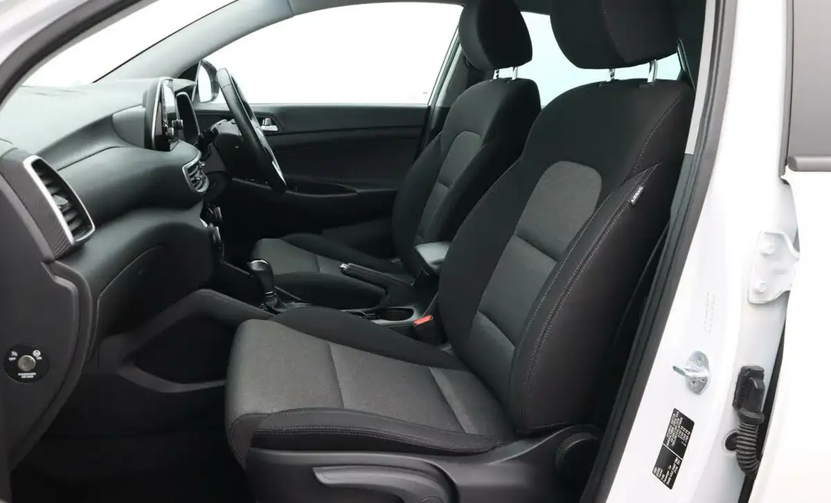2020-hyundai-tucson-16-t-gdi-se-nav-dct-big-14