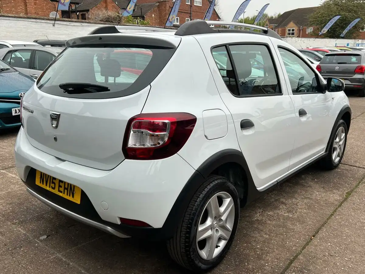 2015-dacia-sandero-stepway-09-ambiance-big-14