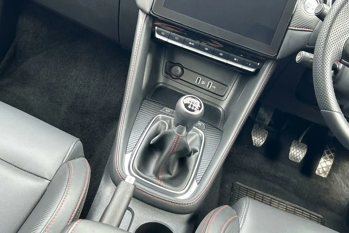 2024-mg-zs-suv-10t-gdi-exclusive-big-16