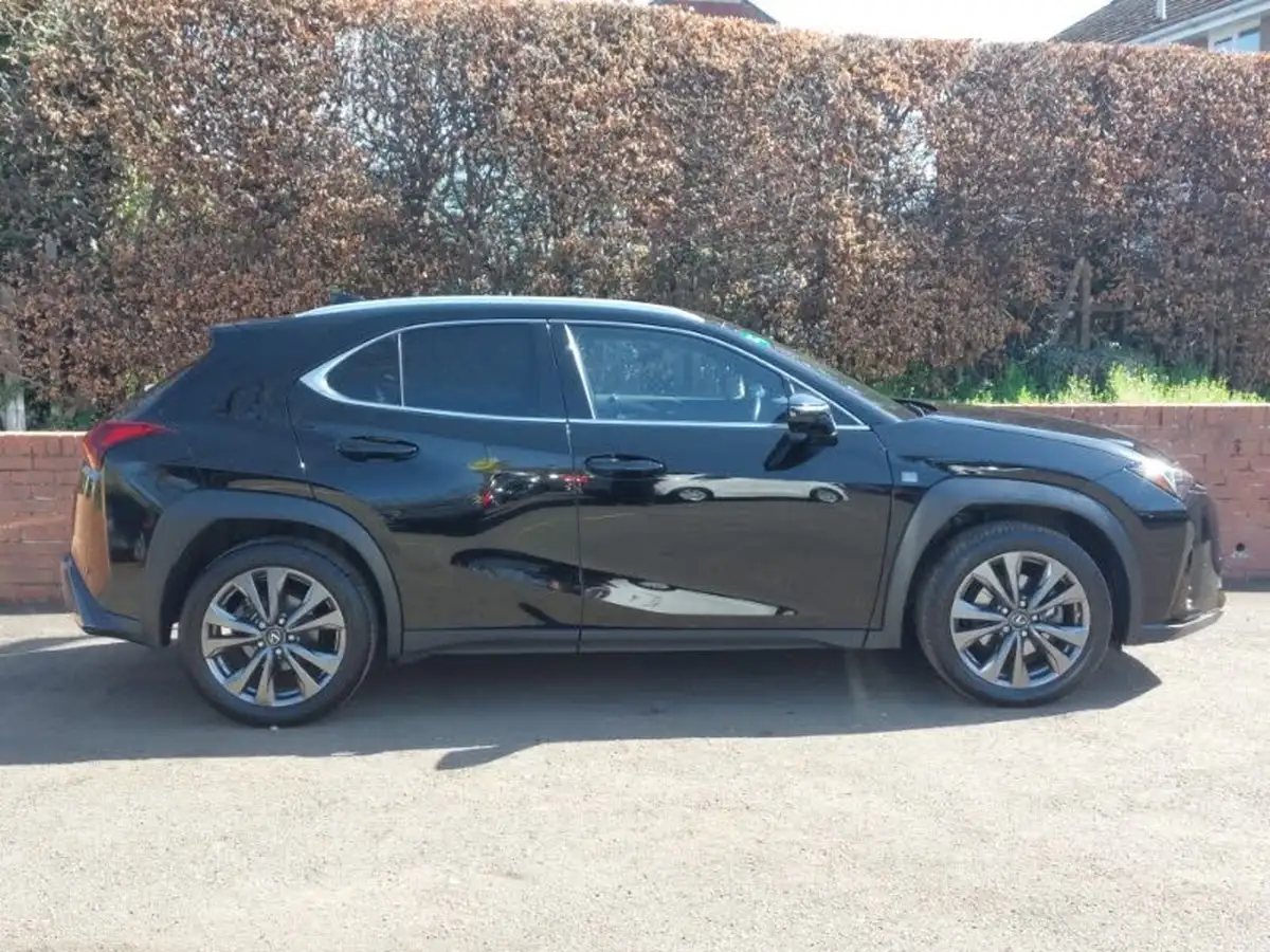 2022-lexus-ux-250h-20-f-sport-premium-plus-pack-big-11