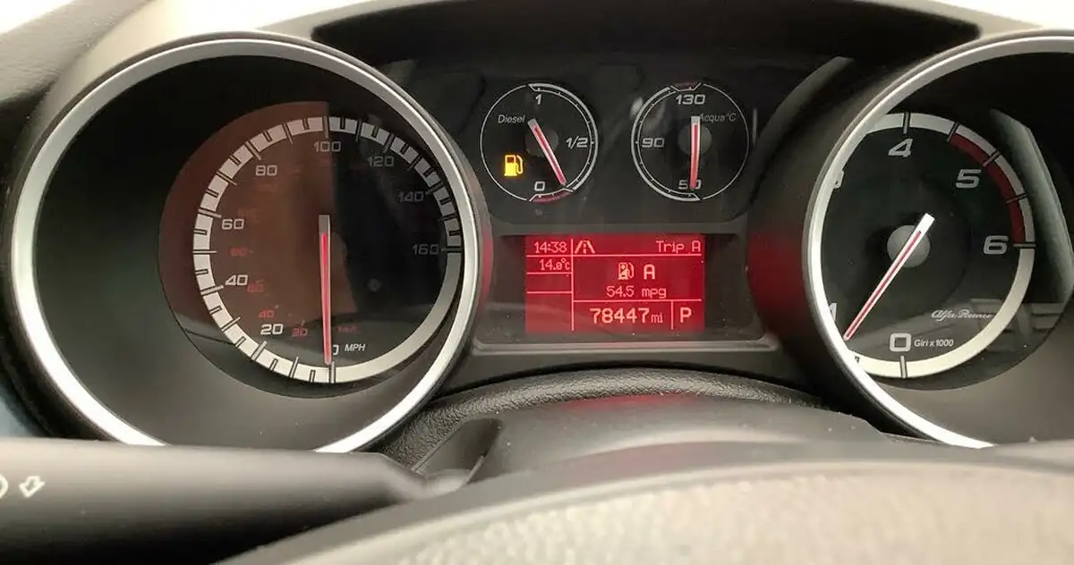 2012-alfa-romeo-giulietta-20td-veloce-170bhp-tct-big-3