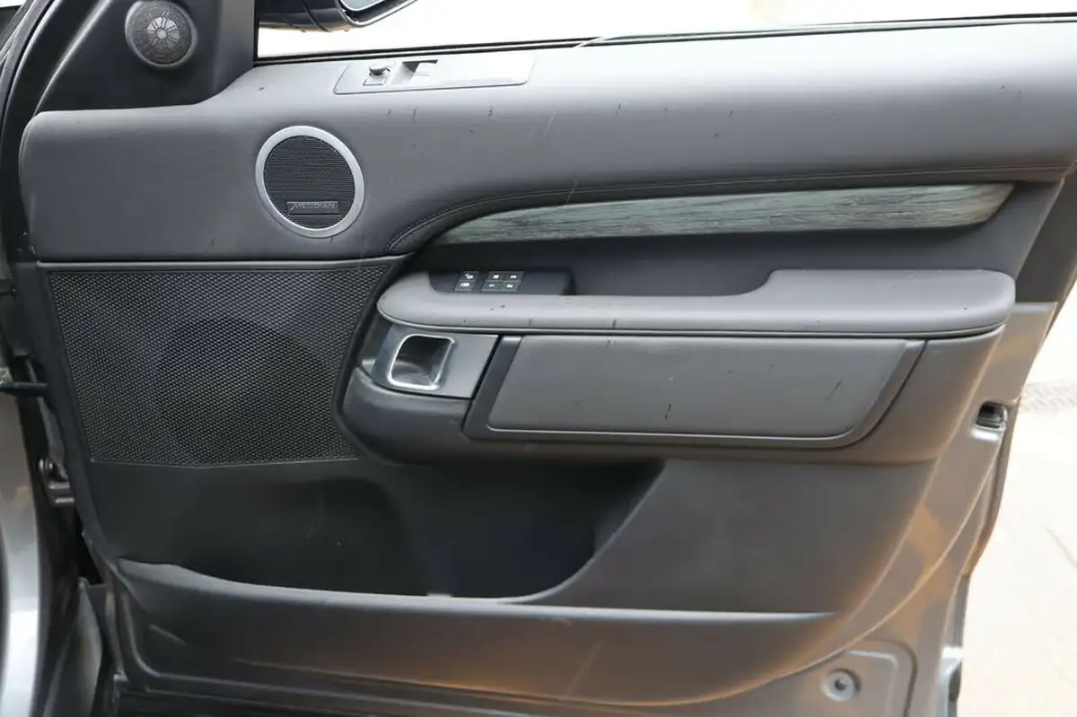 2020-land-rover-discovery-30td6-hse-big-9