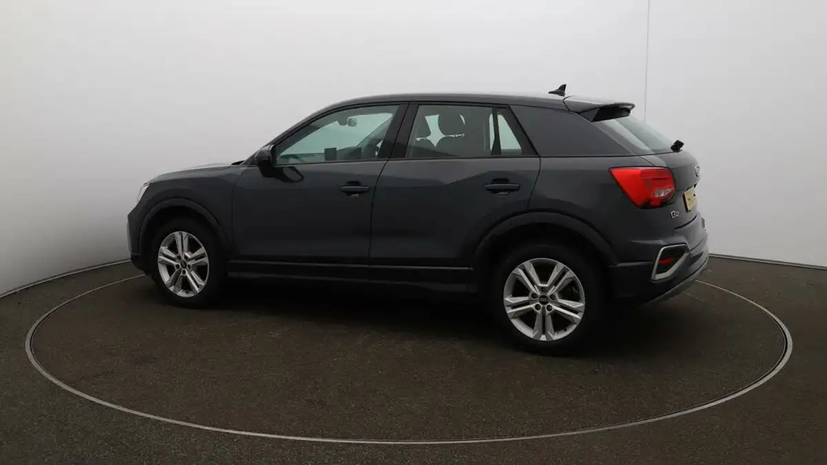 2021-audi-q2-10-30-tfsi-sport-big-37