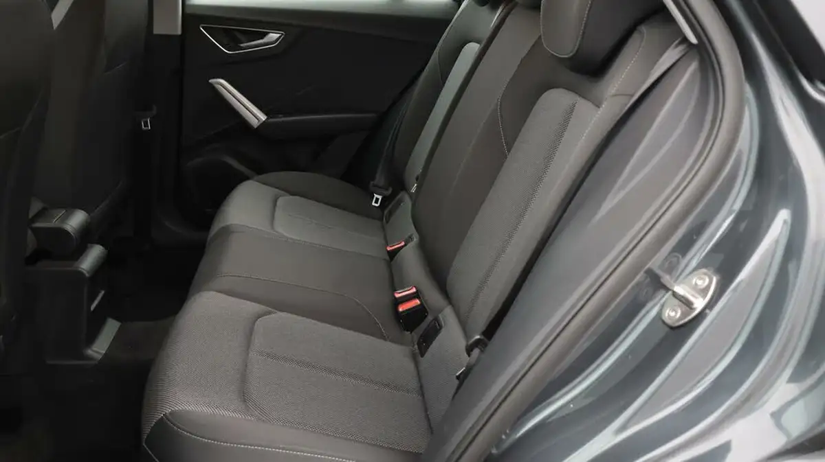 2021-audi-q2-10-30-tfsi-sport-big-16