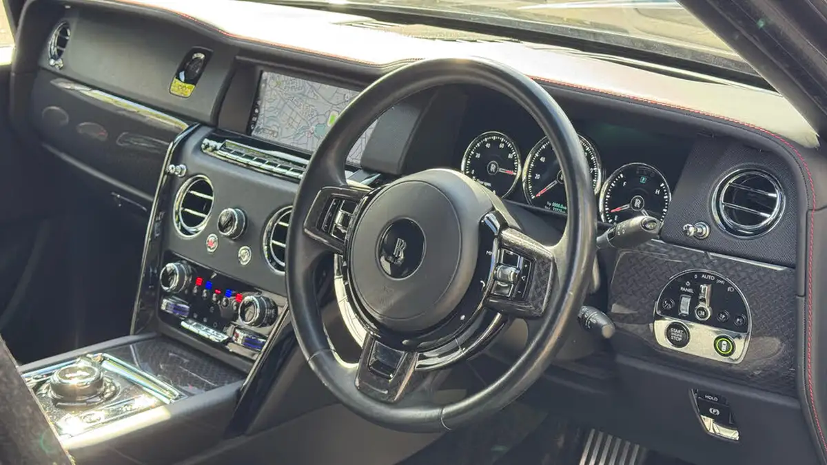 2021-rolls-royce-cullinan-675-black-badge-big-8