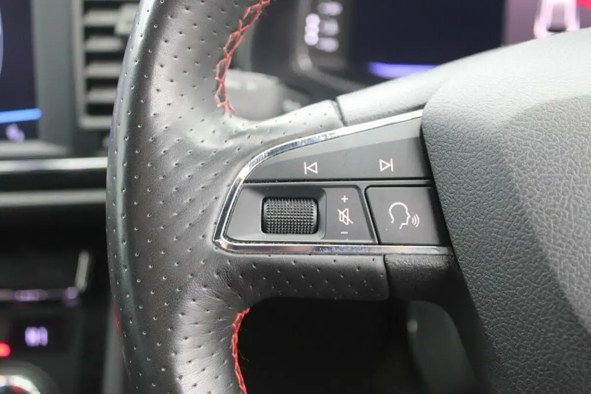 2020-seat-leon-15-tsi-evo-fr-black-edition-150ps-estate-dsg-big-30